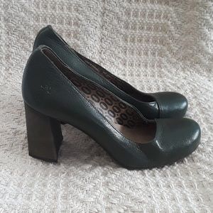 NWOB Stylish Fly London Leather Heels Size 8